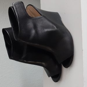 Aldo black wedge peep toe shootie bootie size 8.5 edgy fall style